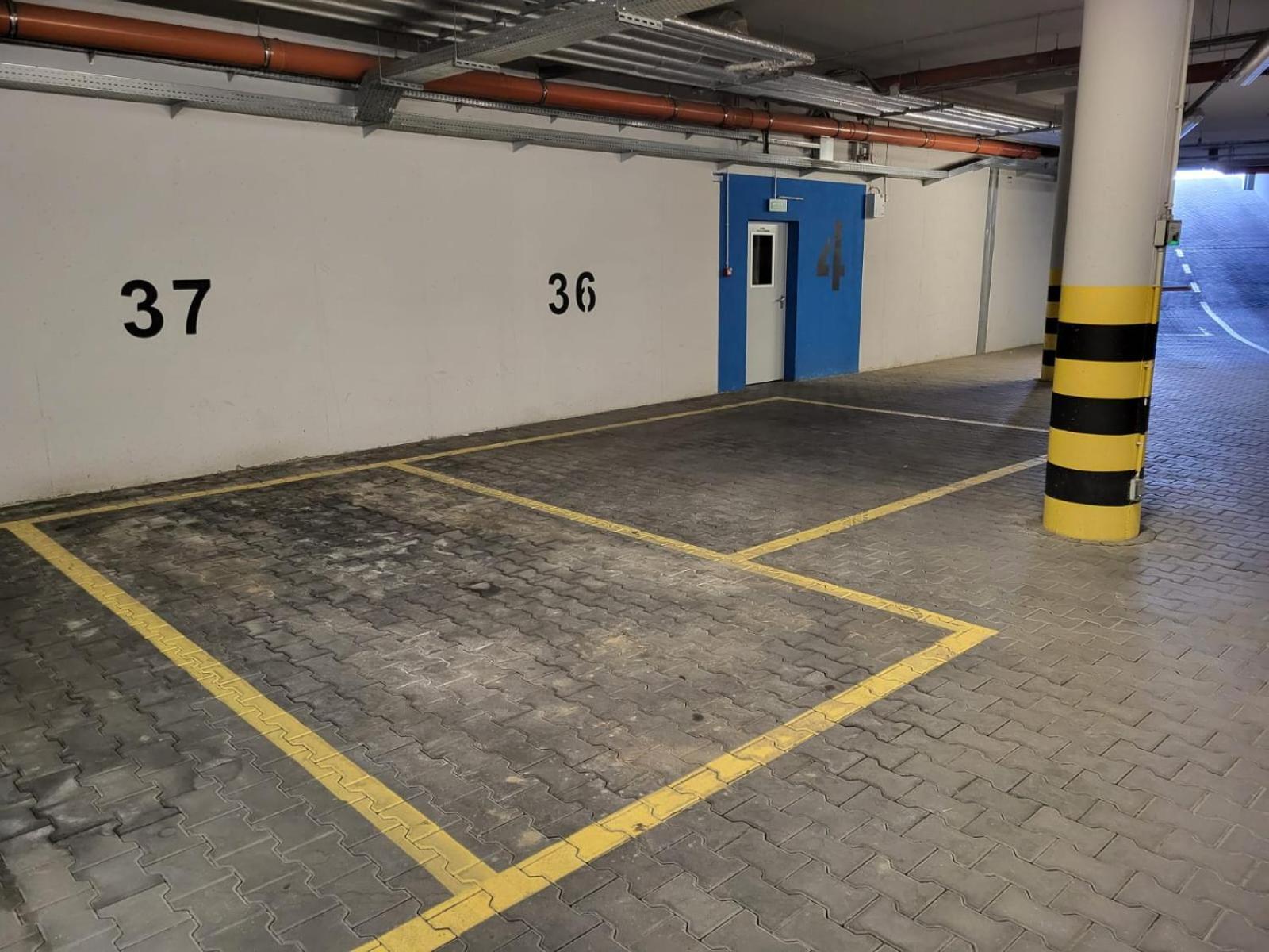 Apartament Em Klimatyzacja&Parking Rzeszów Εξωτερικό φωτογραφία